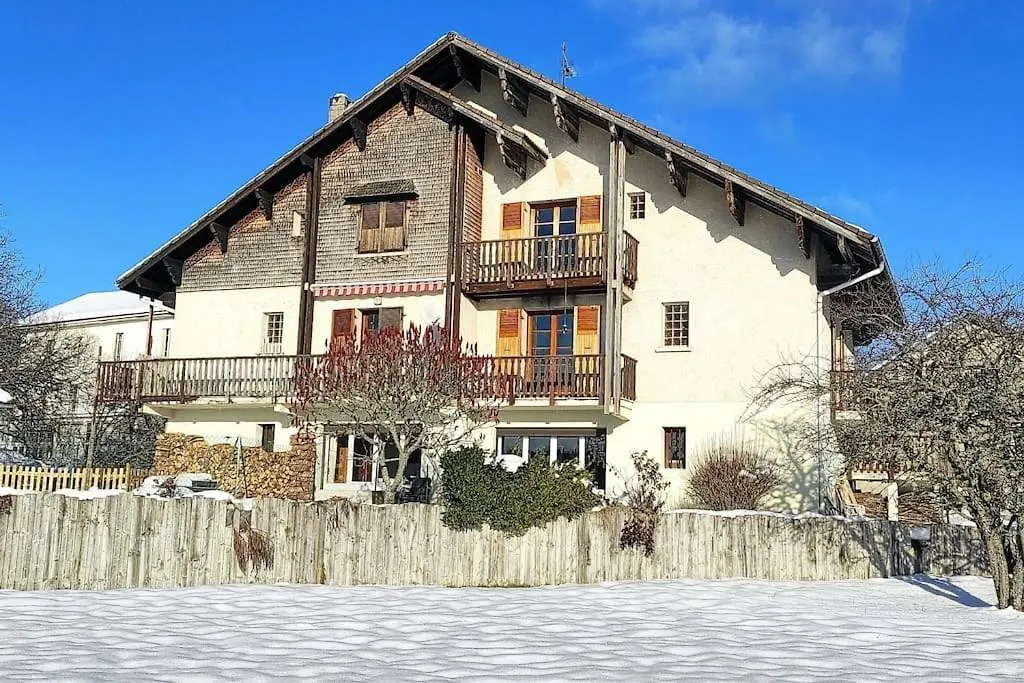 Studio Avec Belle Vue Proche Du Lac Genin Echallon